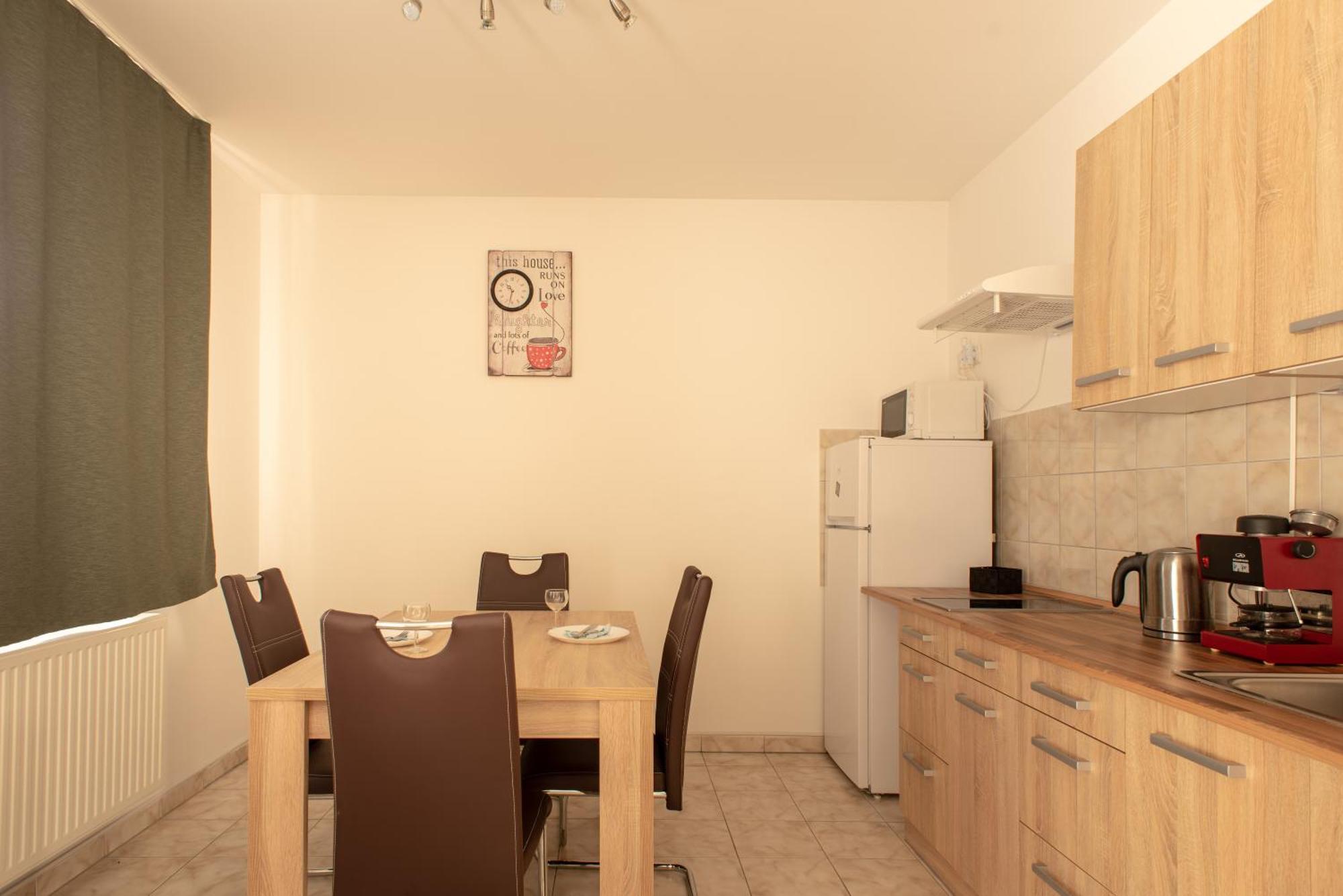 Modor Apartman Alsópáhok Εξωτερικό φωτογραφία