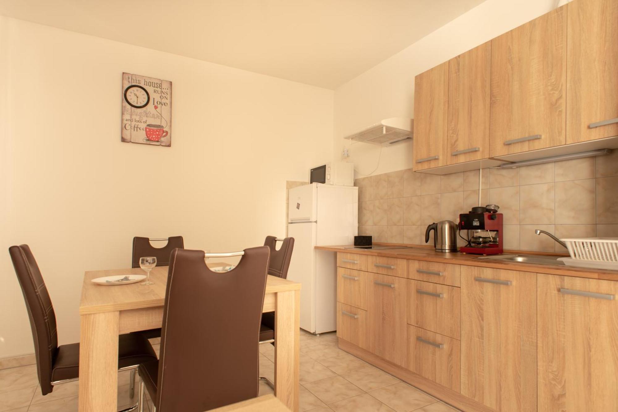 Modor Apartman Alsópáhok Εξωτερικό φωτογραφία