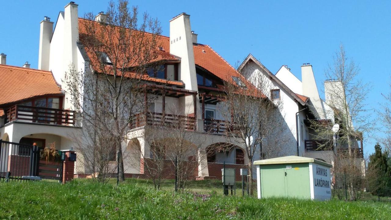Modor Apartman Alsópáhok Εξωτερικό φωτογραφία